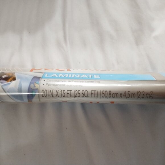 Duck brand Peel & Stick Laminate - 20 in X 15 ft - white - Picture 2 of 3